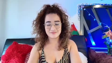 Snapshot of charlotte1117 chatting on December 2024 07:38:02 PM Char 3 online show from December 2024 07:38:02 PM