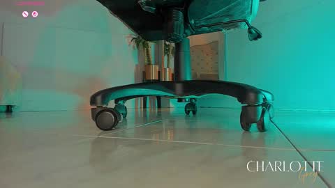 charlotte  grey online show from December 2025 07:42:02 PM