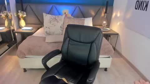 Charlotte online show from February 2025 02:27:02 PM