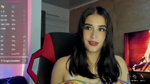 Snapshot of charlotte_greys chatting on December 2024 01:29:01 AM Charlotte online show from December 2024 01:29:01 AM