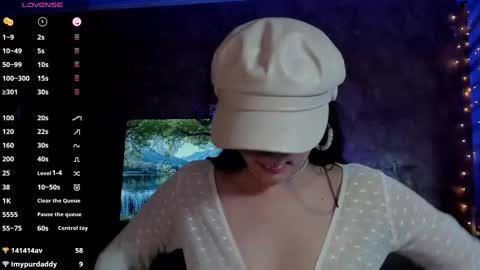 Snapshot of charlotte_greys chatting on February 2025 01:59:02 AM Charlotte online show from February 2025 01:59:02 AM