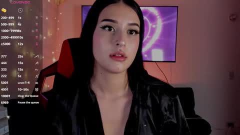 Snapshot of charlotte_greys chatting on September 2025 10:53:01 PM Charlotte online show from September 2025 10:53:01 PM
