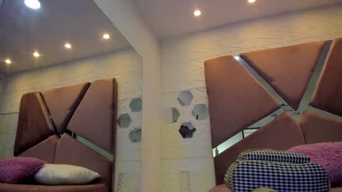 Charlotte Icee online show from December 2024 01:33:01 PM