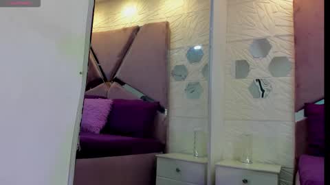 Charlotte Icee online show from September 2025 04:45:01 PM