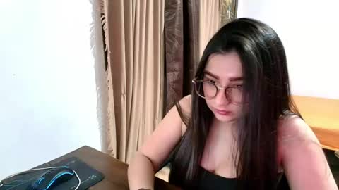 Snapshot of charlotte_richardson chatting on May 2026 12:30:02 AM charlotte_richardson online show from May 2026 12:30:02 AM