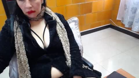 Charlotte online show from November 2025 04:07:01 PM