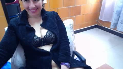 Charlotte online show from November 2025 03:12:02 PM