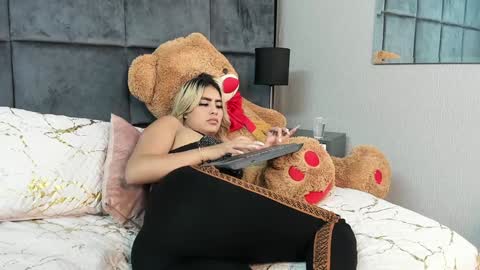 Snapshot of charlotte_w1 chatting on December 2024 08:32:01 PM charlotte madison online show from December 2024 08:32:01 PM