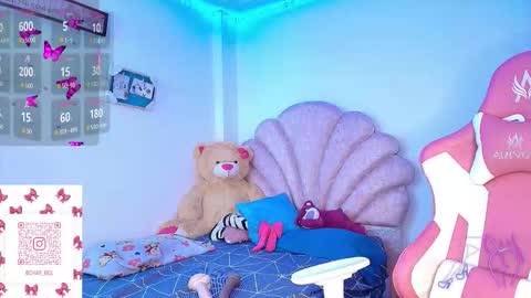 charlotte_walker1 online show from January 2026 01:52:02 AM