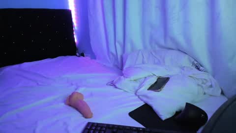 charlotte_xc online show from March 2025 05:22:01 PM