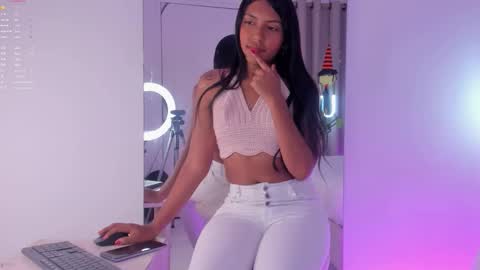 charlottee_evans1 online show from October 2025 07:25:01 PM