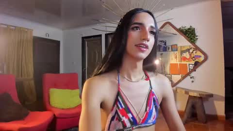 Snapshot of charlottelaurent chatting on October 2025 01:41:02 AM Char online show from October 2025 01:41:02 AM