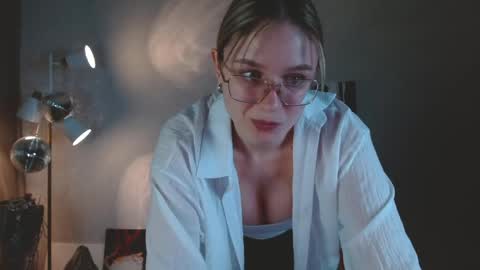 Michelle  online show from April 2026 01:42:01 AM