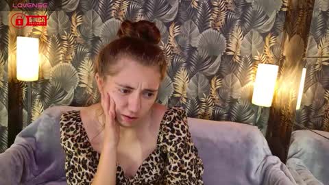 Snapshot of charming_lia chatting on October 2025 02:36:02 PM CharmingLIA online show from October 2025 02:36:02 PM