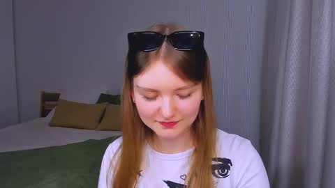Snapshot of charminglookeva chatting on May 2026 03:46:02 AM Im Eva online show from May 2026 03:46:02 AM
