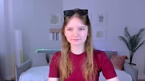 Snapshot of charminglookeva chatting on June 2026 11:13:01 AM Im Eva online show from June 2026 11:13:01 AM