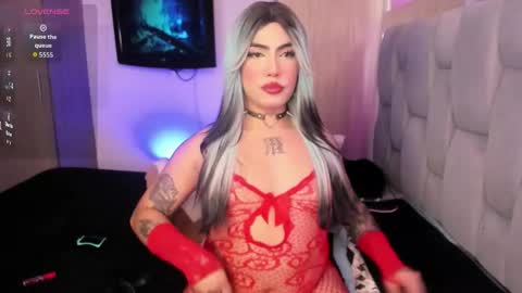 Snapshot of chaturmodels chatting on January 2026 05:40:01 PM Sophie online show from January 2026 05:40:01 PM