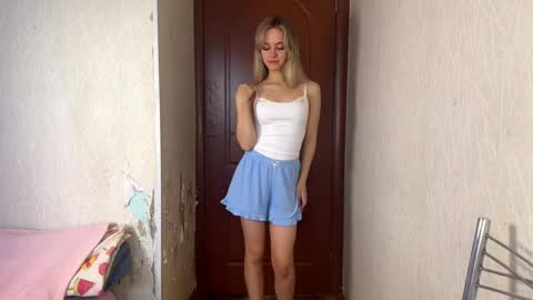 Milissa online show from September 2025 07:25:02 AM