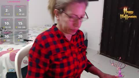 CHAYLA VICTORIA RUIZ  online show from October 2025 09:20:01 AM