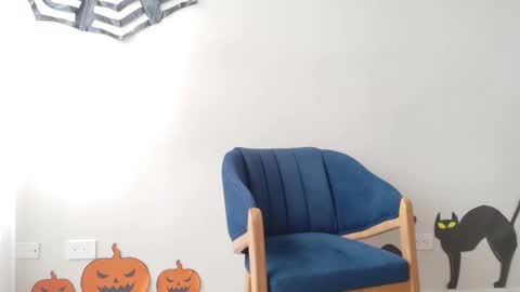 Snapshot of cheek_chic12 chatting on October 2025 07:26:02 PM Regina Phalange online show from October 2025 07:26:02 PM