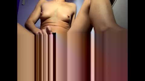 Snapshot of cheetleader101flyer chatting on April 2026 08:53:01 AM Sexyblondeliltitsss online show from April 2026 08:53:01 AM
