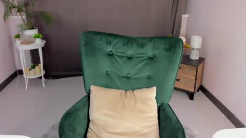 cheezy_cream online show from January 2026 04:05:01 AM