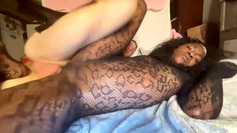 Chels luv online show from December 2025 06:17:02 AM