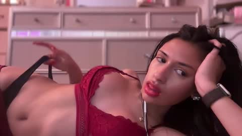 Snapshot of cherliecarmen chatting on February 2025 10:00:01 PM cherliecarmen online show from February 2025 10:00:01 PM