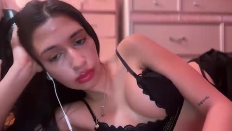 Snapshot of cherliecarmen chatting on March 2025 07:59:02 PM cherliecarmen online show from March 2025 07:59:02 PM