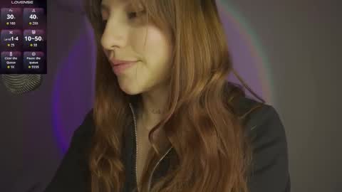 Holly online show from September 2025 11:09:02 PM