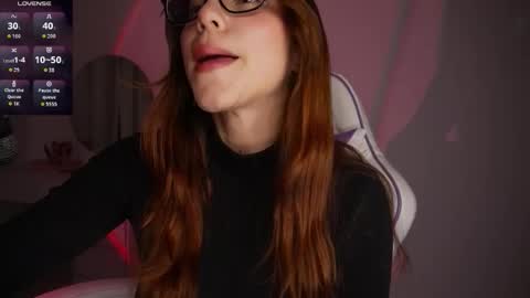 Holly online show from October 2025 10:21:01 PM