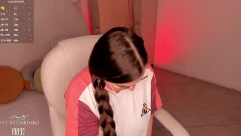 Snapshot of cherry_blond_ chatting on February 2025 02:28:02 AM Cherry online show from February 2025 02:28:02 AM