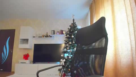 mayra online show from January 2025 08:10:02 AM