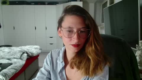 Snapshot of cherryangle chatting on February 2026 05:15:01 AM Leonie online show from February 2026 05:15:01 AM