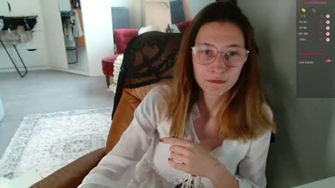 Snapshot of cherryangle chatting on April 2026 07:51:02 AM Leonie online show from April 2026 07:51:02 AM