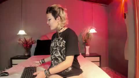 Snapshot of cherryblow_ chatting on October 2025 12:50:02 PM Cherry Glow online show from October 2025 12:50:02 PM