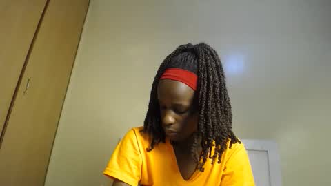 cherrycuddle2 online show from December 2025 04:08:01 AM