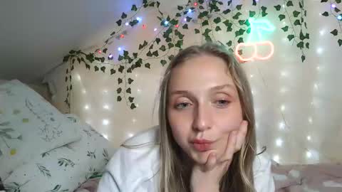 Snapshot of cherryflavorxx chatting on May 2026 05:05:02 AM cherryflavorxx online show from May 2026 05:05:02 AM