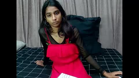 leah online show from January 2025 05:05:01 AM