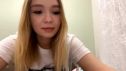 Lei online show from December 2025 01:58:02 AM