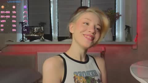 Lysia online show from April 2026 01:11:01 PM