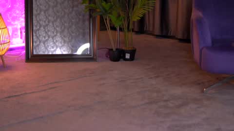 Selena online show from December 2024 10:08:02 PM