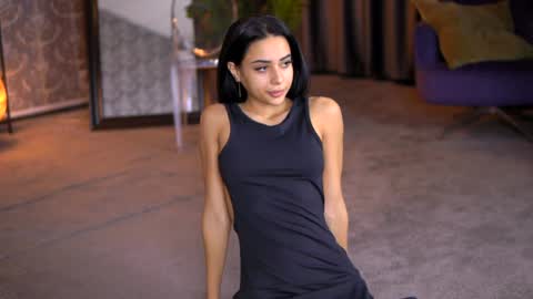 Selena online show from January 2025 07:35:01 PM