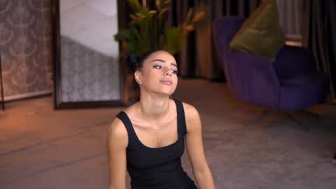 Selena online show from February 2025 07:44:02 PM