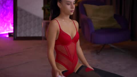 Selena online show from February 2025 09:15:01 PM