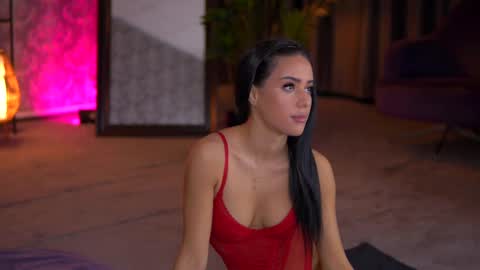 Selena online show from February 2025 08:53:02 PM