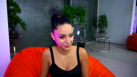 Selena online show from September 2025 06:54:01 PM