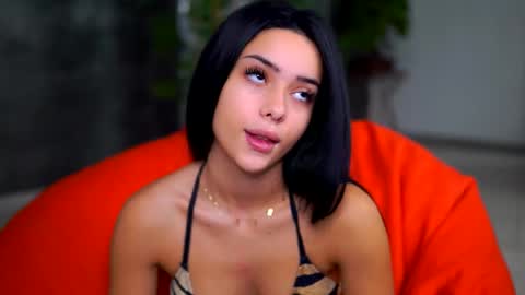 Selena online show from October 2025 08:28:02 PM