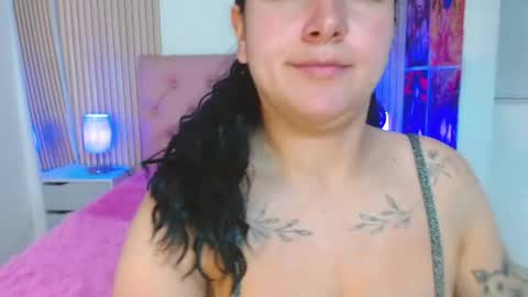 Snapshot of cheryl_hs chatting on May 2026 04:42:01 AM Cheryl online show from May 2026 04:42:01 AM