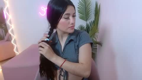 Snapshot of chiara_tay chatting on December 2024 07:48:02 PM Chiara online show from December 2024 07:48:02 PM